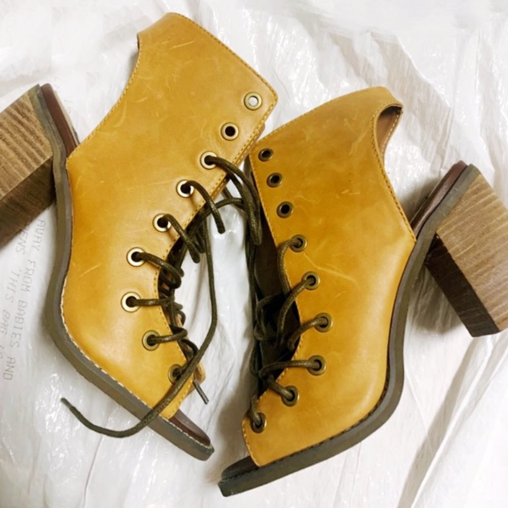 Lace up leather women bootie shoes chic